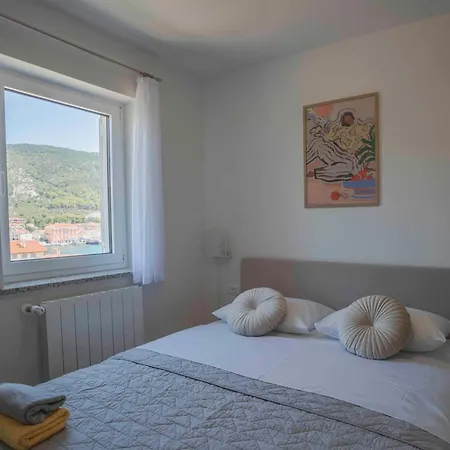 Marina - Sea View شقة *